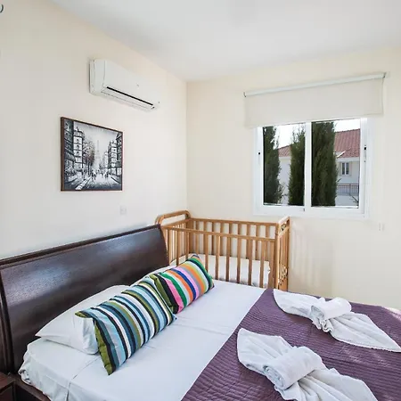 Ferienhaus Mit Privatpool Fur 8 Personen Ca 140 Qm In Pernera, Sudkuste Von Zypern Casa vacanze *
