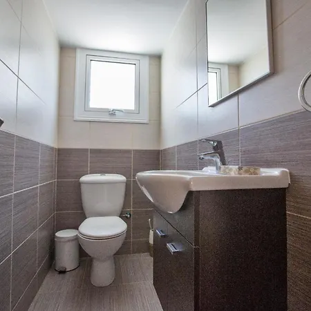 Ferienhaus Mit Privatpool Fur 8 Personen Ca 140 Qm In Pernera, Sudkuste Von Zypern Hébergement de vacances
