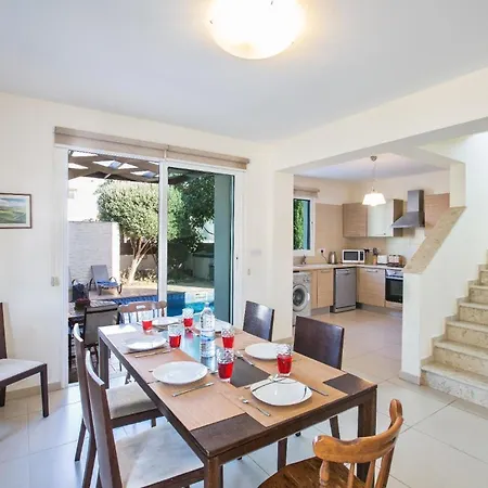 Ferienhaus Mit Privatpool Fur 8 Personen Ca 140 Qm In Pernera, Sudkuste Von Zypern