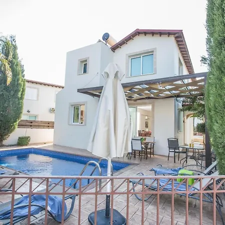 Ferienhaus Mit Privatpool Fur 8 Personen Ca 140 Qm In Pernera, Sudkuste Von Zypern Hébergement de vacances